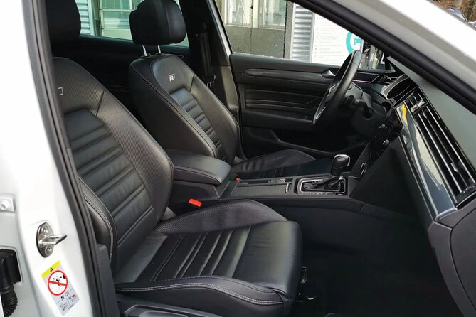 Private Airport and City Transfer in Panoramic Roof Station Wagon - A calm first half-hour in Vienna