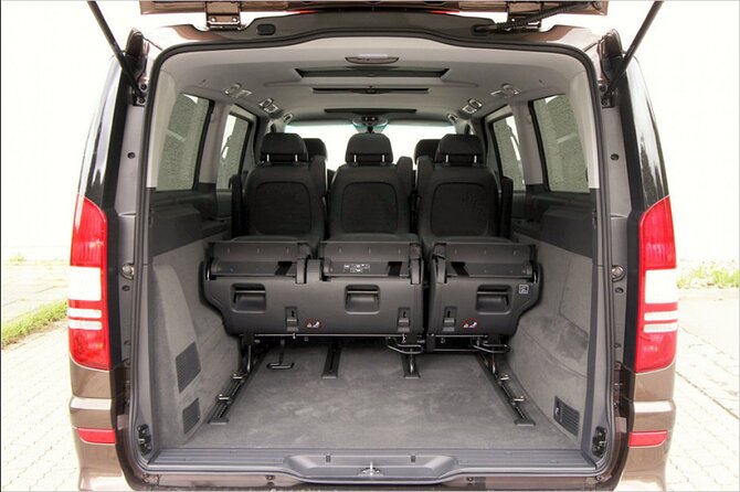 Private airport transfer in Vienna for up to 8 people in minibus - What happens after you land