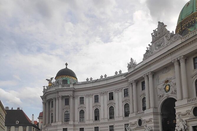 Private car or minivan transfer from Budapest to Vienna or back. - The $417 group price and who gets value