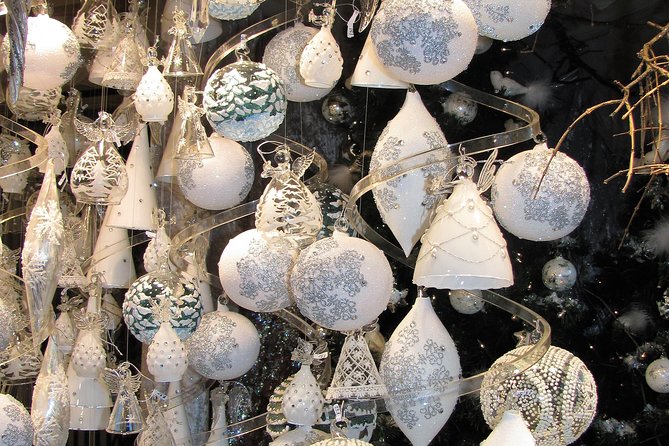 Private Christmas Markets Walking Tour Vienna - Graben and Kohlmarkt show Vienna’s polished side