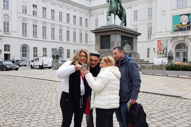 Private City Discovery walk - Historical Treasure hunt - Michaelerplatz Starts the Story
