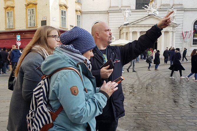 Private City Discovery walk - Historical Treasure hunt - Sixteen Stops Across the Inner City