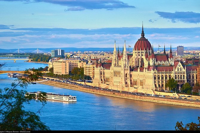 Private day tour to Budapest from Vienna - Buda Castle and the hilltop quarter