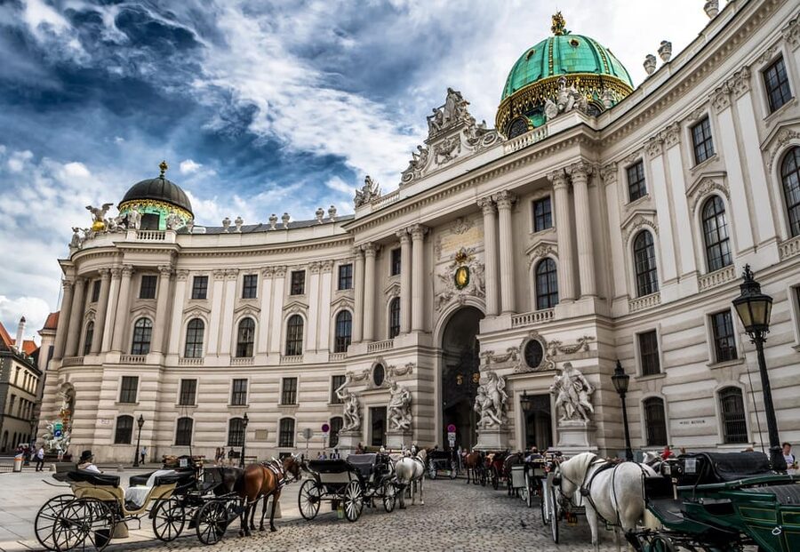 Private day trip from Budapest to Vienna and back - St. Stephen’s Cathedral and the old center