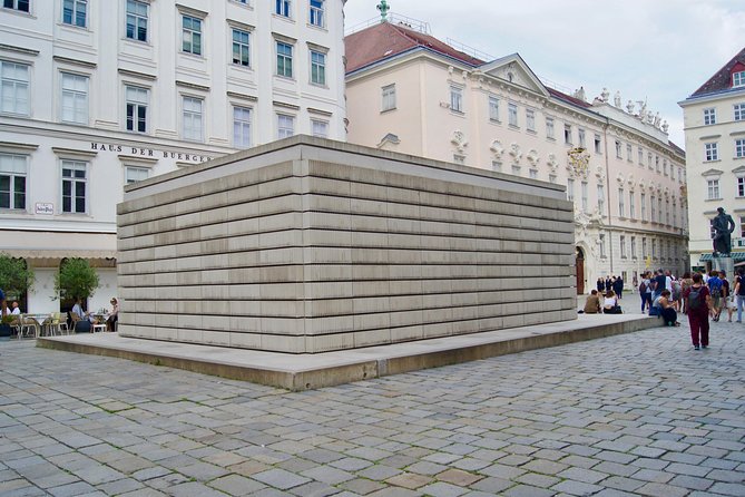 Private Jewish Walking Tour Vienna - University of Vienna and the city’s intellectual life