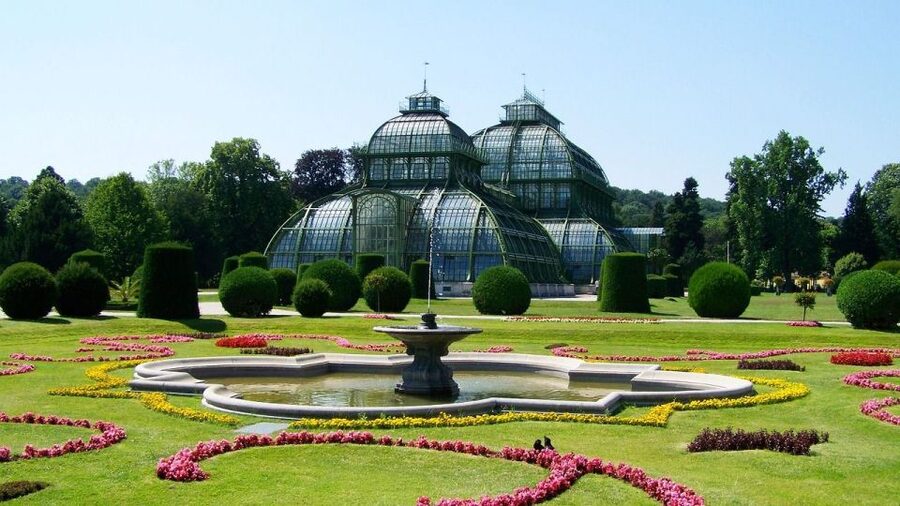 Private Schönbrunn Palace Tour: Entrance included - Schönbrunn Palace in Two Focused Hours