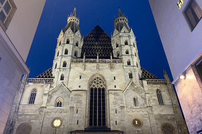 Private Spooky Vienna Ghost Tour - The Plague Column and Viennas memory of disease