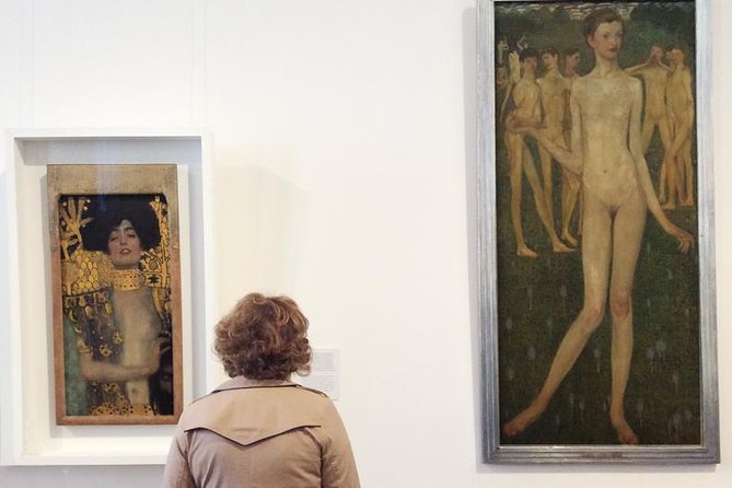 Private Themed Tour of the Belvedere with an Art Historian: "The Kiss" by Gustav Klimt: how it became the Symbol of the Viennese Art - Entering the Upper Belvedere in Vienna