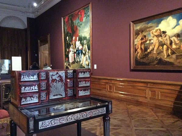 Private Tour of the Belvedere Palace with an Art Historian: "Pictures of Austrian Identities". Art & History Tour with Skip-the-line Tickets - What the private format really adds