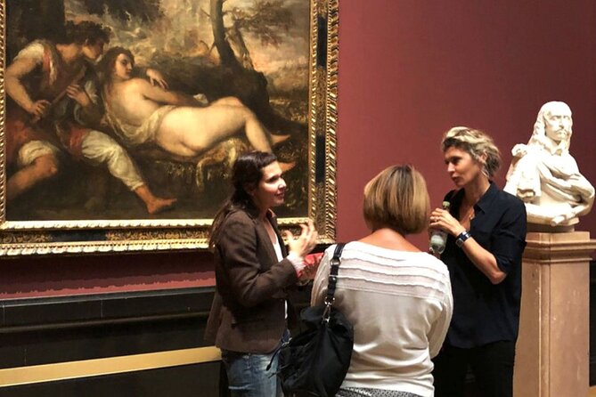 Private Tour of the Kunsthistorisches Museum: Secrets of Masterpieces | Tickets included - Meeting art historian Julia at Maria-Theresien-Platz