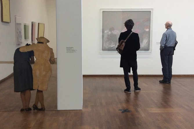 Private Tour with an Art Historian of the Leopold Museum: Gustav Klimt, Egon Schiele and Viennese Art Nouveau - Meeting Julia, Julie, or another art historian