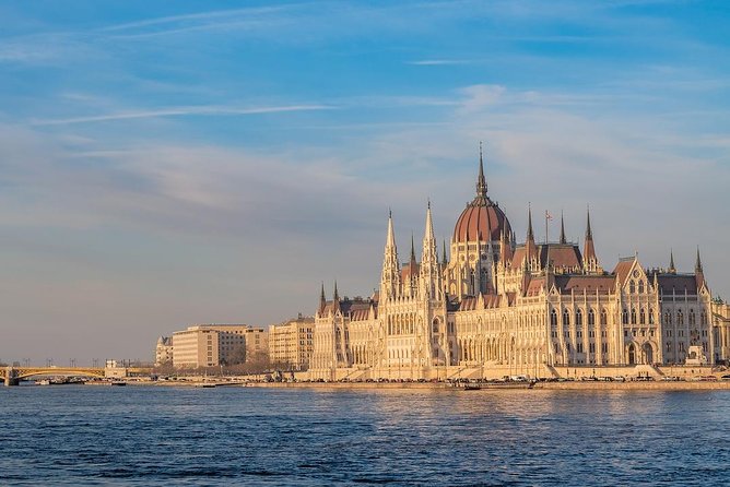 Private Transfer from Vienna to Budapest with 2 hours for sightseeing - A transfer that earns its sightseeing time