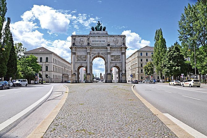 Private Transfer from Vienna to Munich with 2 hours for sightseeing - What the private vehicle setup means for your group