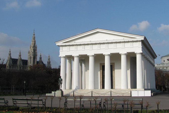 Private Vienna Evening Walk — Orientation for Your First Night - Why this walk works well on your first evening