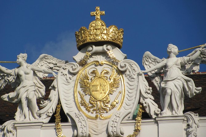 Private Vienna Evening Walk — Orientation for Your First Night - Heldenplatz and the difficult side of imperial Vienna