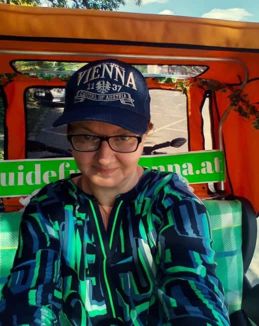 RAXI (Electric Rickshaw) Vienna Tours with two options - Hundertwasser House and Vienna’s ecological architecture
