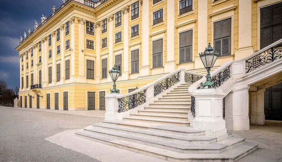 Schönbrunn Palace & Gardens Tour - What the guide adds to the experience