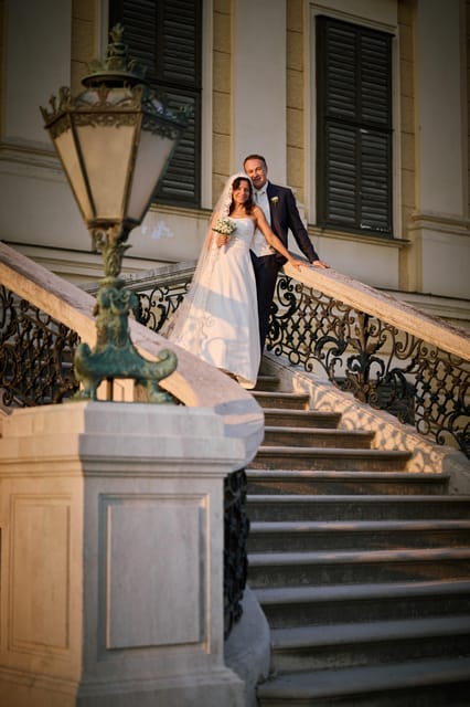 Schönbrunn Palace Private Photoshooting tour - Meeting Nela and Kevin at Schönbrunn