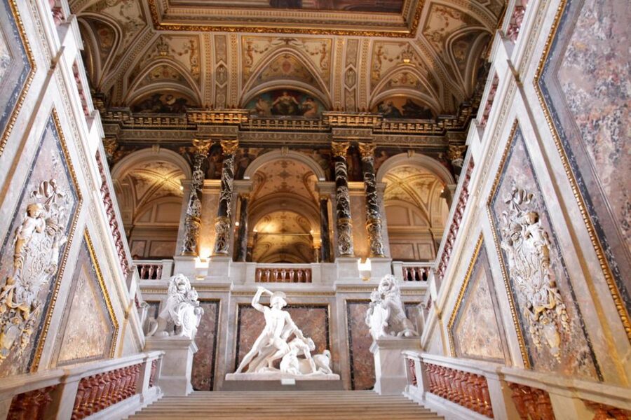 Skip-the-line Private Tour Kunsthistorisches Museum Vienna - Meeting your guide at Michaelerplatz