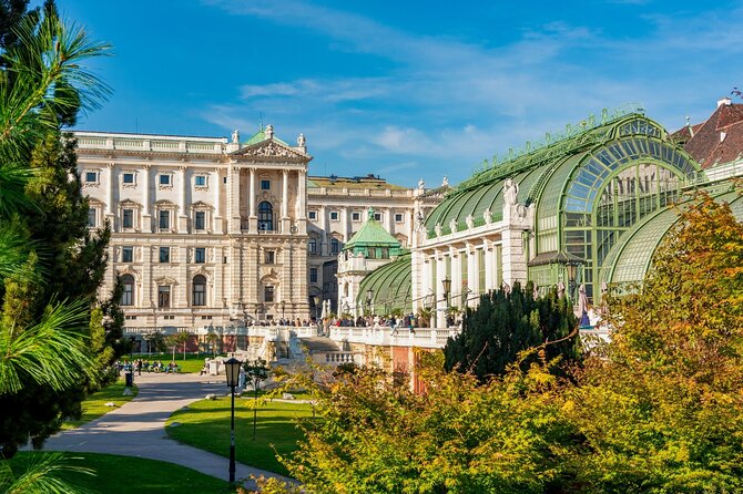 Skip-the-Line Sisi Museum, Hofburg and Gardens Tour Vienna - Hofburg courtyards and the final group photo