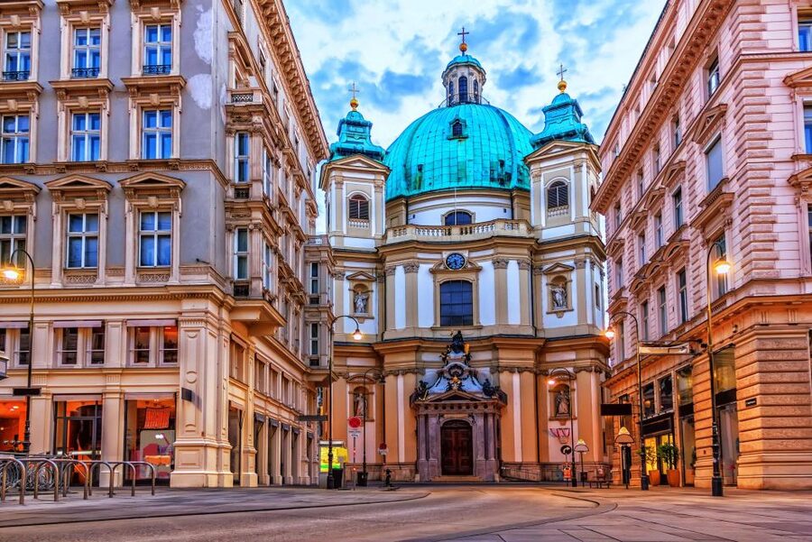 St Stephen's Cathedral Vienna Old Town Walking Tour - Choosing between the two tower climbs