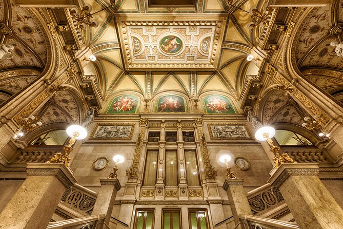 STATE OPERA - PRIVATE guided tour (tickets included) - The original opera house and the scandal around it
