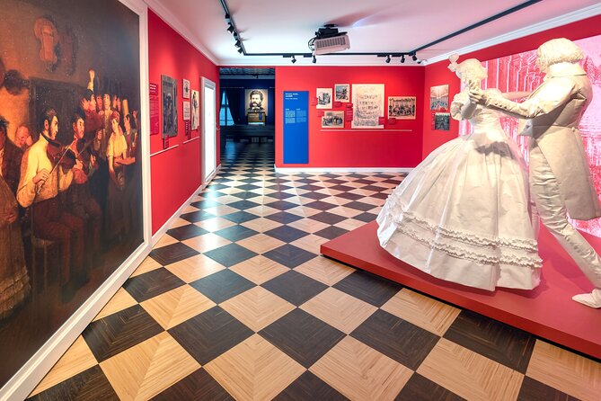 Strauss Exhibition incl. LED Concert Show / Coffee + Strauss Cake - The 15-minute LED concert show