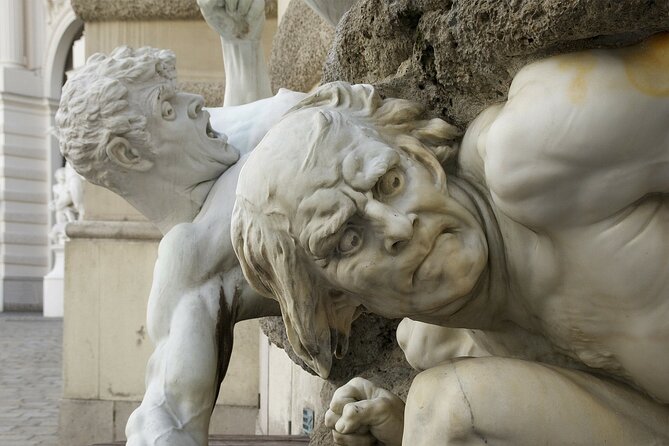 Terrible crimes in Vienna, hidden secrets of the inner city - Vienna’s elegant center, seen from its darker side