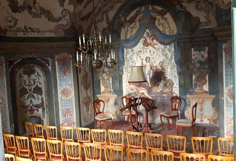 The unknown Vienna City- a guided walking tour in 3 hours - Courtyards, churches, and the medieval Hofburg