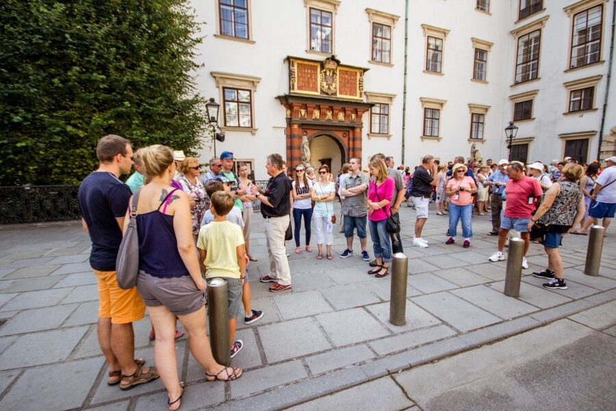 Vienna: 2 Hours Sightseeing Walking Tour - Neuer Markt and the changing city center