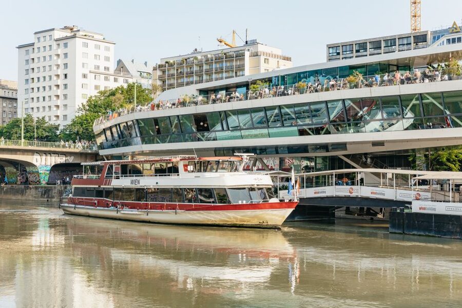 Vienna: 3-Course Evening Dinner Cruise - What the three-hour Vienna cruise is really like
