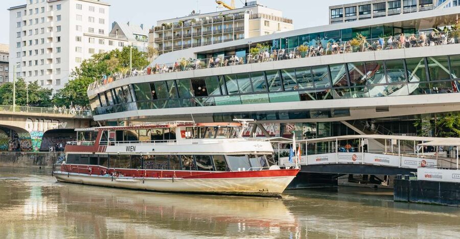 Vienna: 3-Course Evening Dinner Cruise - Who will enjoy this dinner cruise most