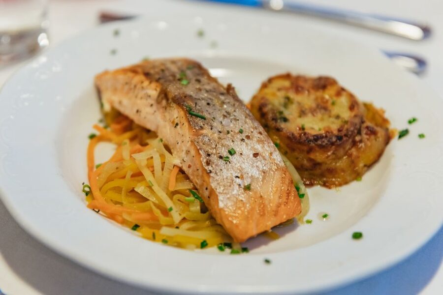 Vienna: 3-Course Evening Dinner Cruise - Best timing and useful booking advice