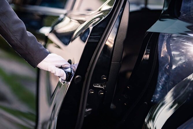 Vienna Airport Transfers From Vienna City With Private Driver - The Ride Through Vienna to the Airport