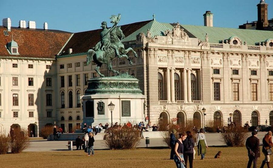 Vienna and Skip-the-Line Schönbrunn Palace Private Tour - A four-hour introduction to imperial Vienna
