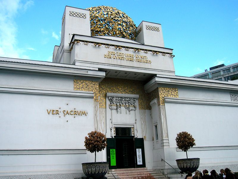 Vienna Art Nouveau Walking Tour - Stadtpark and the metro station that still works