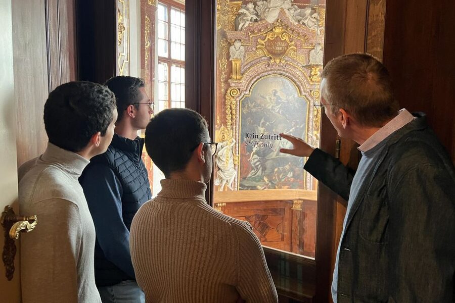 Vienna: Belvedere & The Best of Gustav Klimt Private Tour - From Schiele to French Impressionism