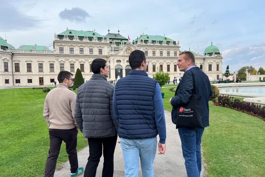 Vienna: Belvedere & The Best of Gustav Klimt Private Tour - Practical timing and preparation