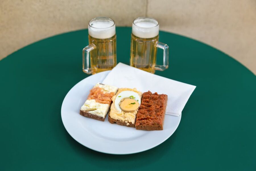 Vienna: Best of Vienna Food Tour - A secret craft stop with no advance reveal