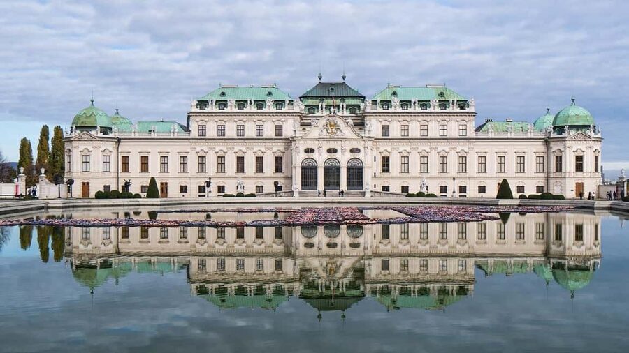 Vienna: Best of Vienna in 2 Hours with a Local - Hofburg Palace and the center of imperial Vienna