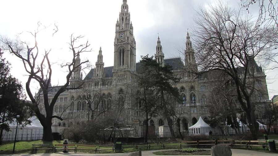 Vienna: Best of Vienna in 2 Hours with a Local - Schönbrunn Palace and the Gloriette view