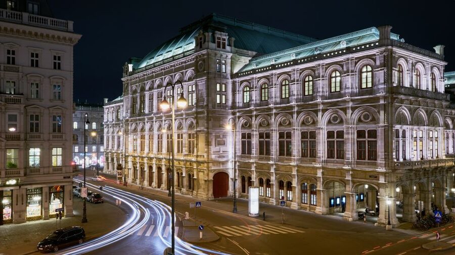 Vienna: Big Bus City Highlights Night Tour with Live Guide - Why Vienna works so well after dark