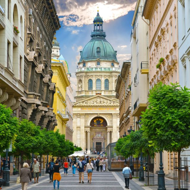Vienna: Budapest Day Trip - Vajdahunyad Castle and the Opera House