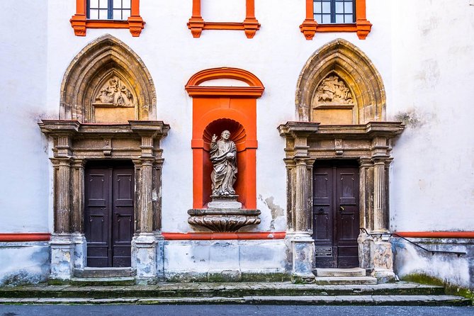 Vienna-Budapest One-Way Sightseeing Transfer - Pickup, luggage, timing, and the real cost