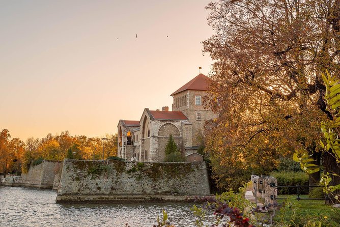 Vienna-Budapest One-Way Sightseeing Transfer - Should you book the Vienna to Budapest transfer?