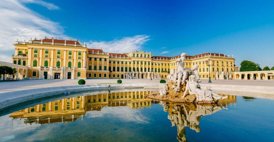 Vienna: Bus & Schönbrunn Palace Skip-the-Line Guided Tour - Why this makes sense on a first Vienna morning