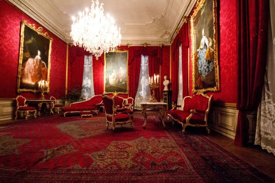 Vienna: Bus & Schönbrunn Palace Skip-the-Line Guided Tour - Who will get the most from this tour?