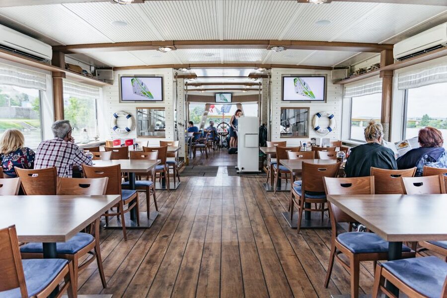 Vienna: City Cruise with Optional Lunch - How the commentary works on board