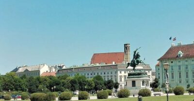 City Highlights Guided Walking Tour & Old Town