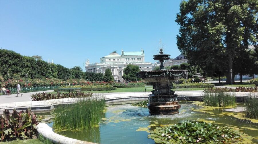 Vienna: City Highlights Guided Walking Tour & Old Town - Ring Street buildings and Vienna’s grand face